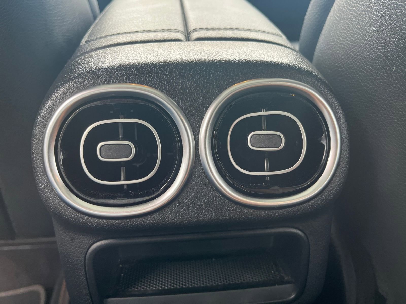 Used 2024 Mercedes-Benz GLC 300 image 24