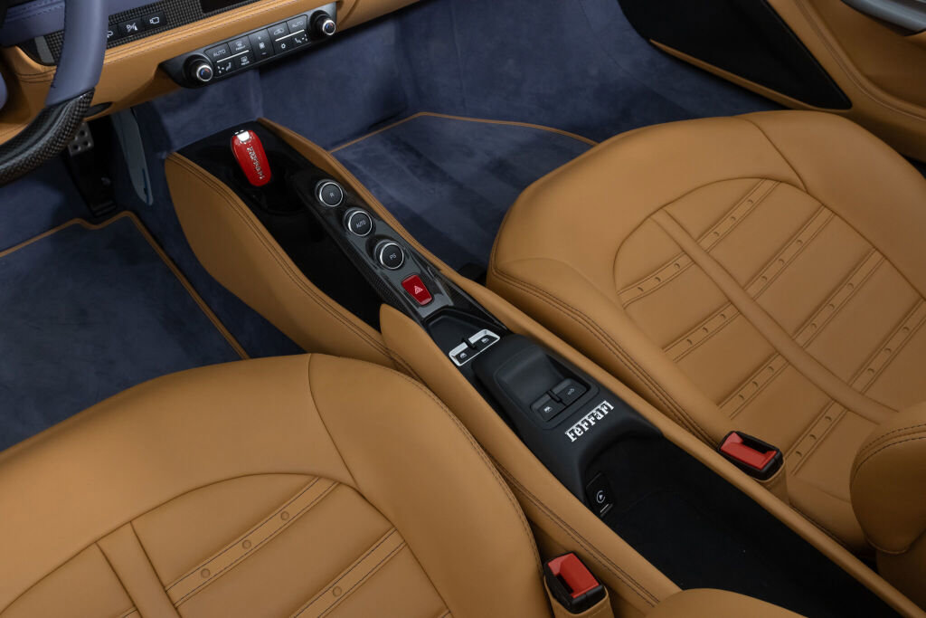 Used 2022 Ferrari F8 Tributo image 38