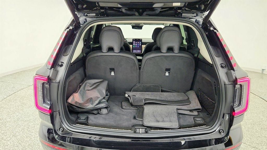 Used 2025 Volvo EX90 Plus AWD/4WD image 23