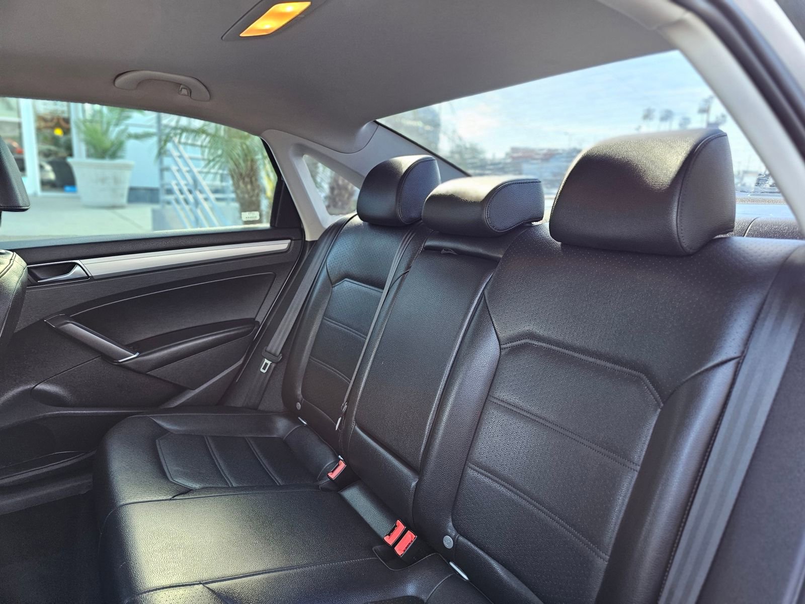 Used 2019 Volkswagen Passat 2.0T Wolfsburg w/ Wheels & Sunroof Package FWD image 23