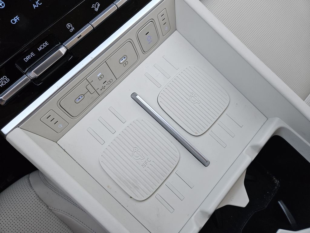 Used 2025 Hyundai Santa Fe Calligraphy image 16