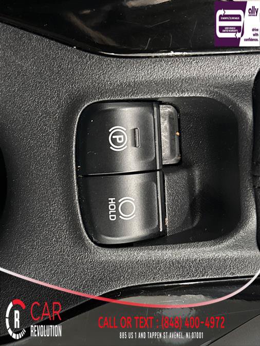Used 2021 Toyota Corolla LE FWD image 23