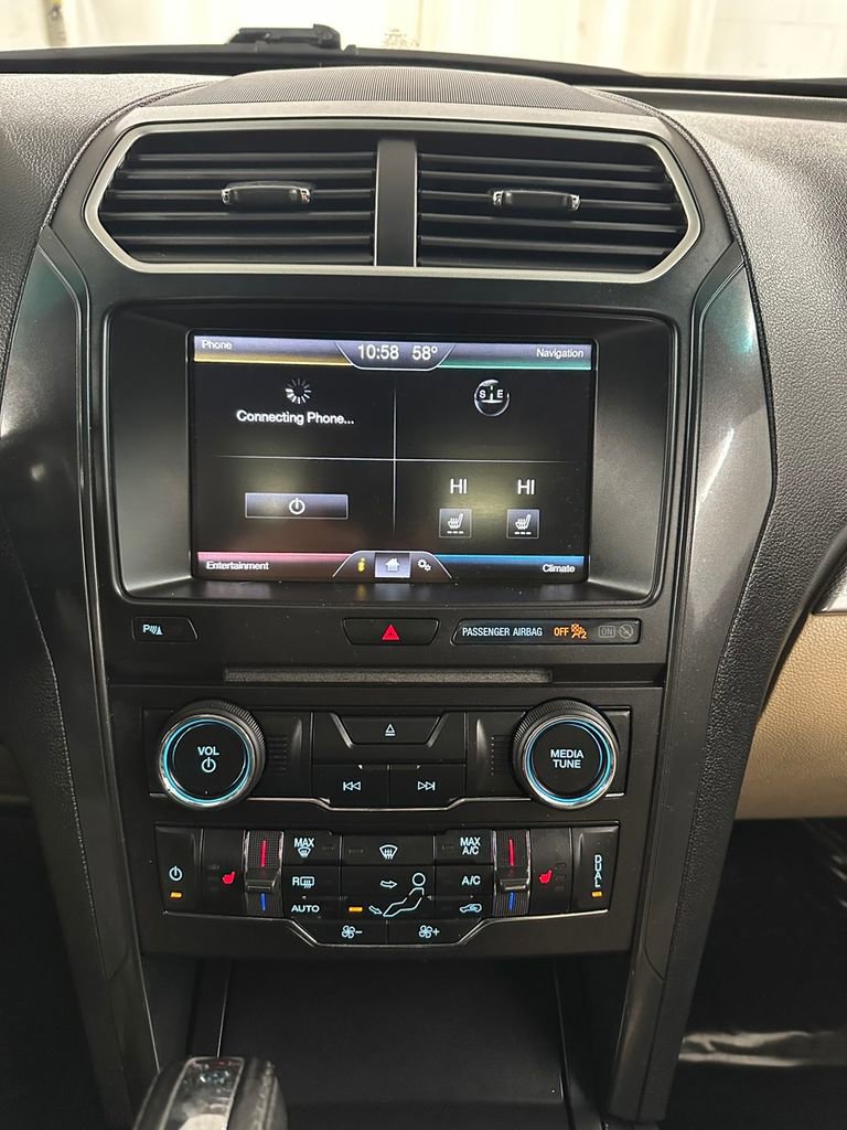 Used 2016 Ford Explorer XLT w/ Equipment Group 202A image 21