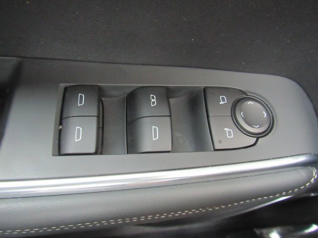 Used 2025 GMC Acadia Elevation image 38