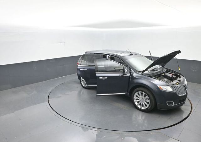 Used 2014 Lincoln MKX FWD w/ Equipment Group 101A image 40