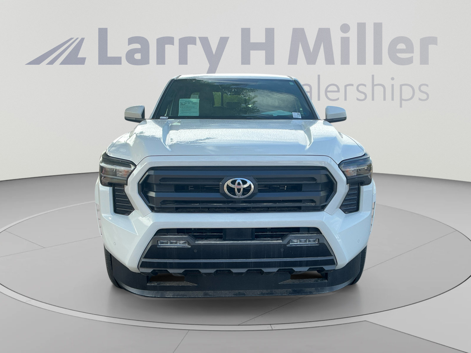 Used 2026 Toyota Tacoma SR5 w/ SR5 Upgrade Package AWD/4WD image 7