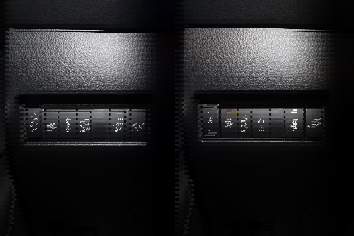 Used 2023 Toyota Venza Limited image 26