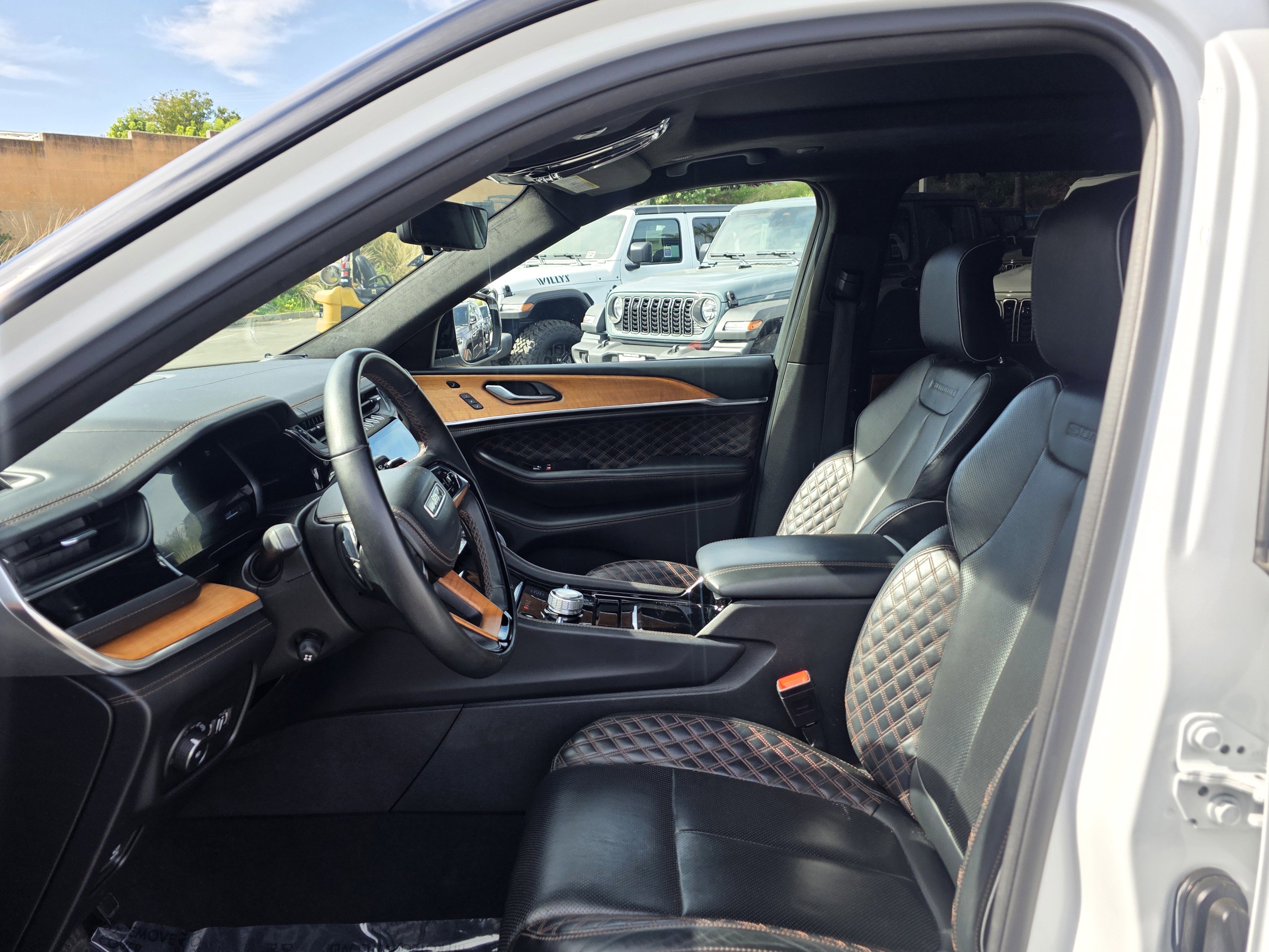 Certified 2023 Jeep Grand Cherokee L Summit image 12