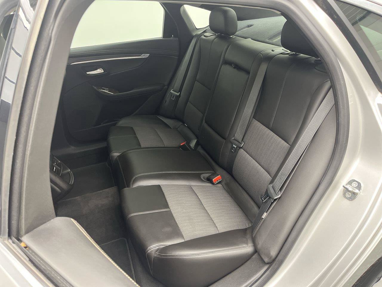 Used 2015 Chevrolet Impala LT w/ Convenience Package FWD image 11