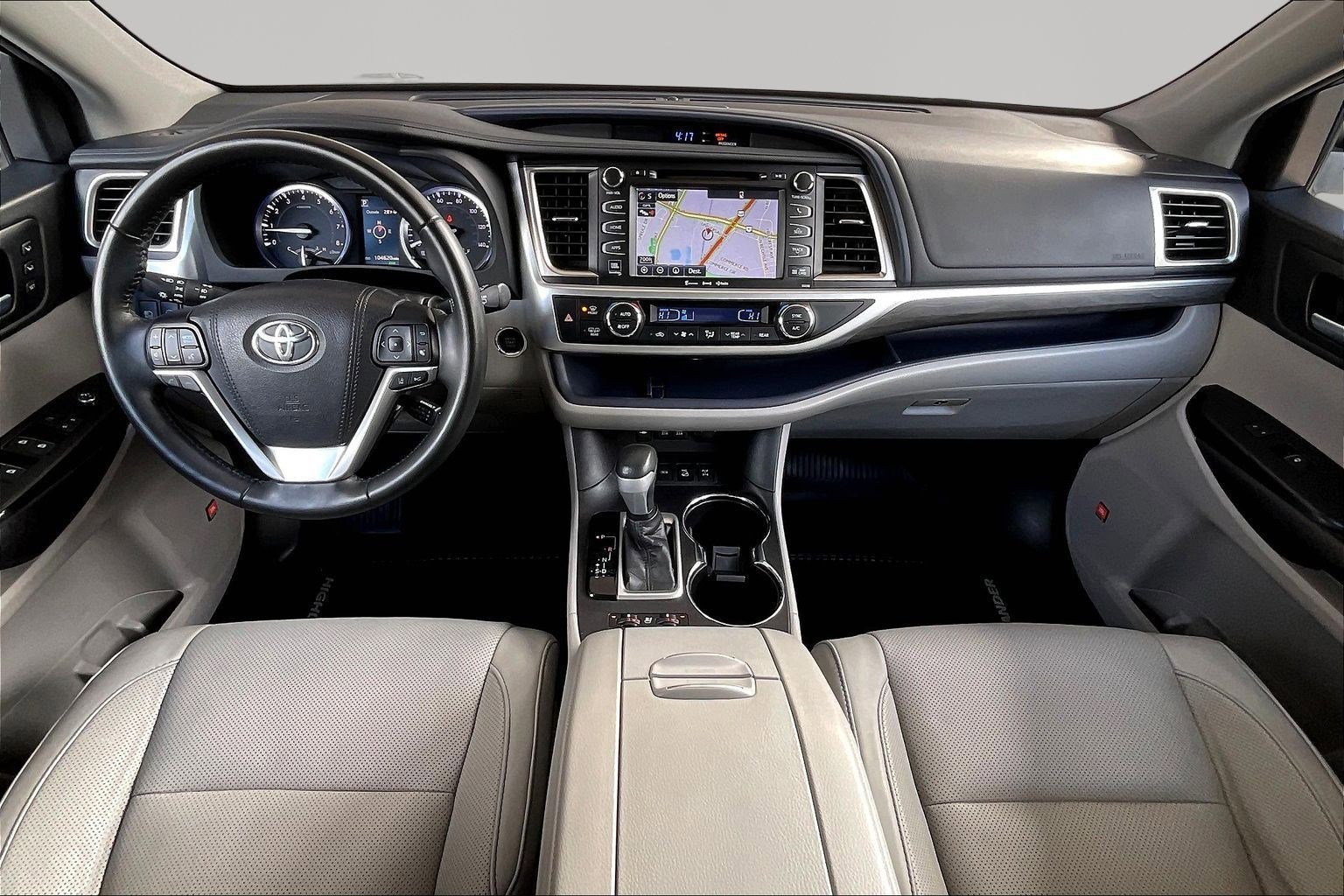 Used 2017 Toyota Highlander Limited image 8
