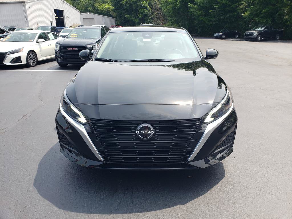 Used 2024 Nissan Altima 2.5 SL AWD/4WD image 2