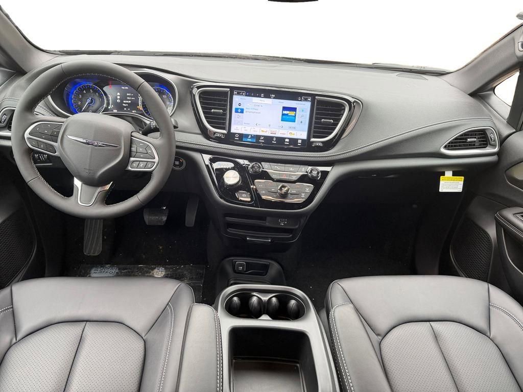New 2026 Chrysler Pacifica Select image 10