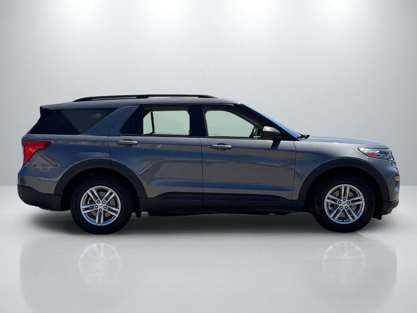 Used 2022 Ford Explorer XLT w/ Equipment Group 202A RWD image 8
