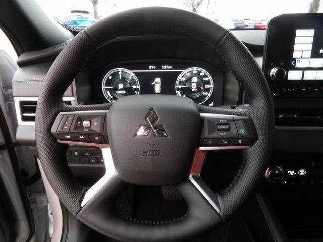 New 2025 Mitsubishi Outlander SEL Black Edition image 32