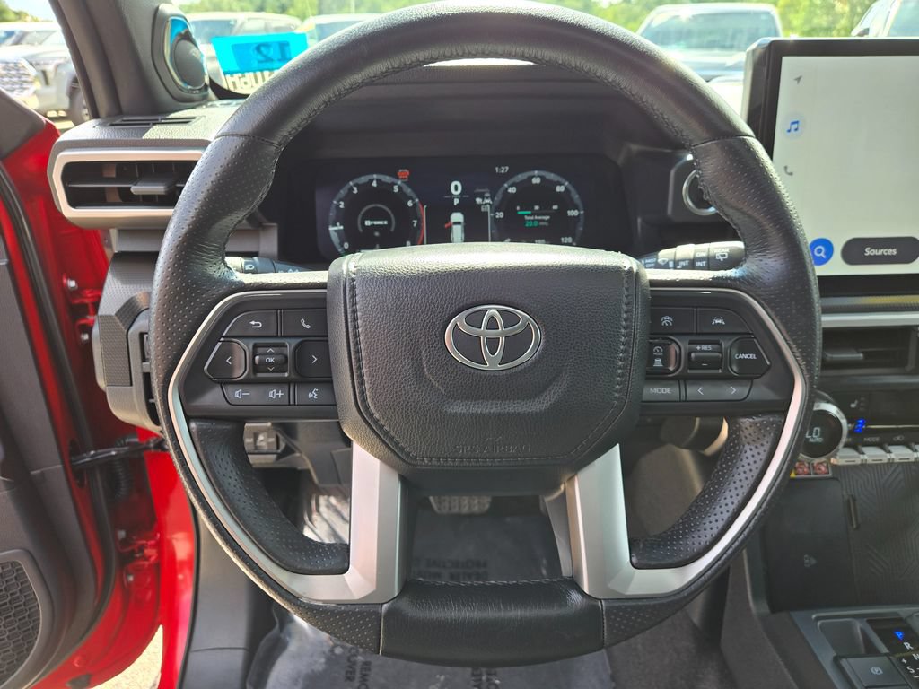Used 2025 Toyota 4Runner Limited w/ Tow Technology Package AWD/4WD image 19
