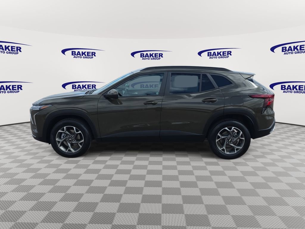 Certified 2024 Chevrolet Trax LT w/ Driver Confidence Package image 8