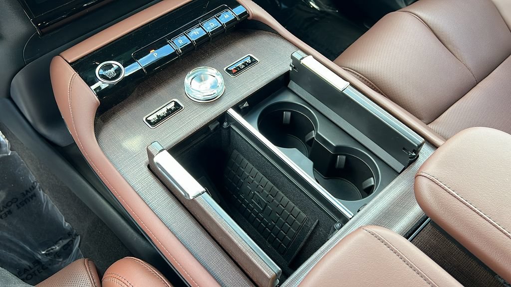 New 2026 Lincoln Navigator L Reserve AWD/4WD image 18