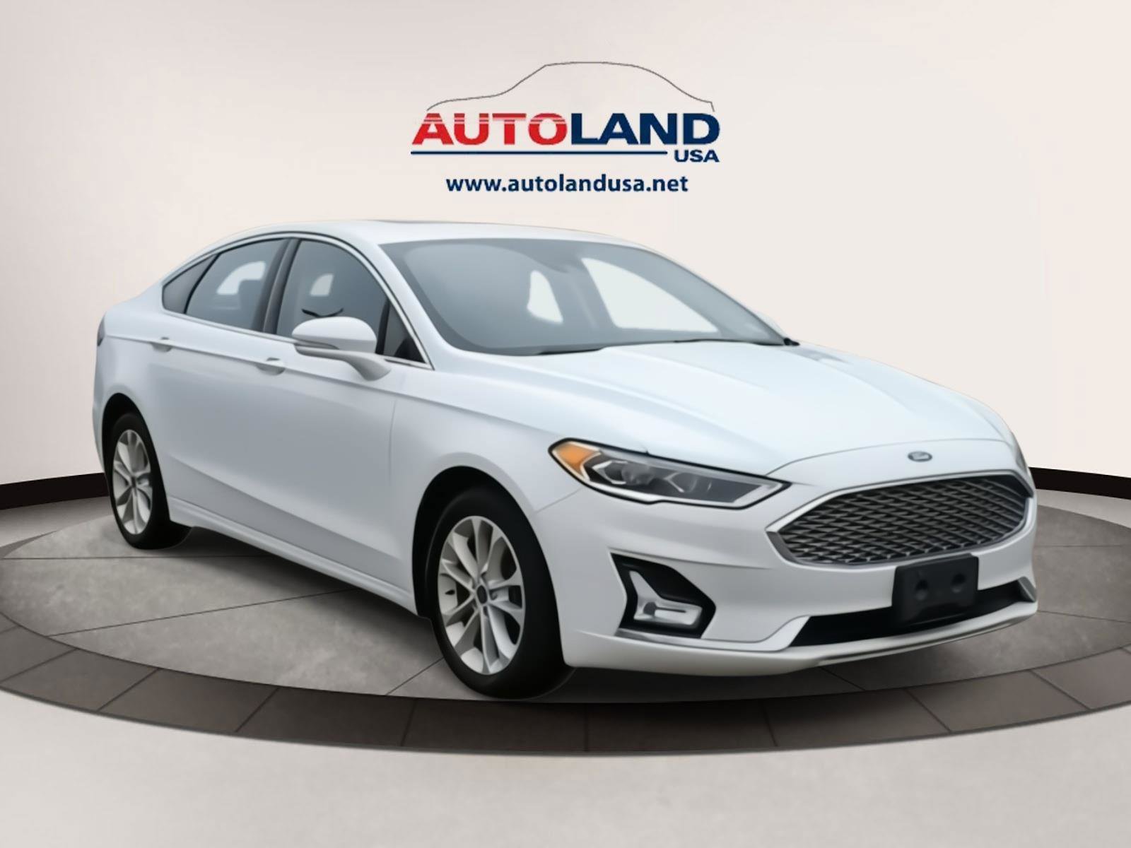 Used 2020 Ford Fusion Energi Titanium FWD image 3