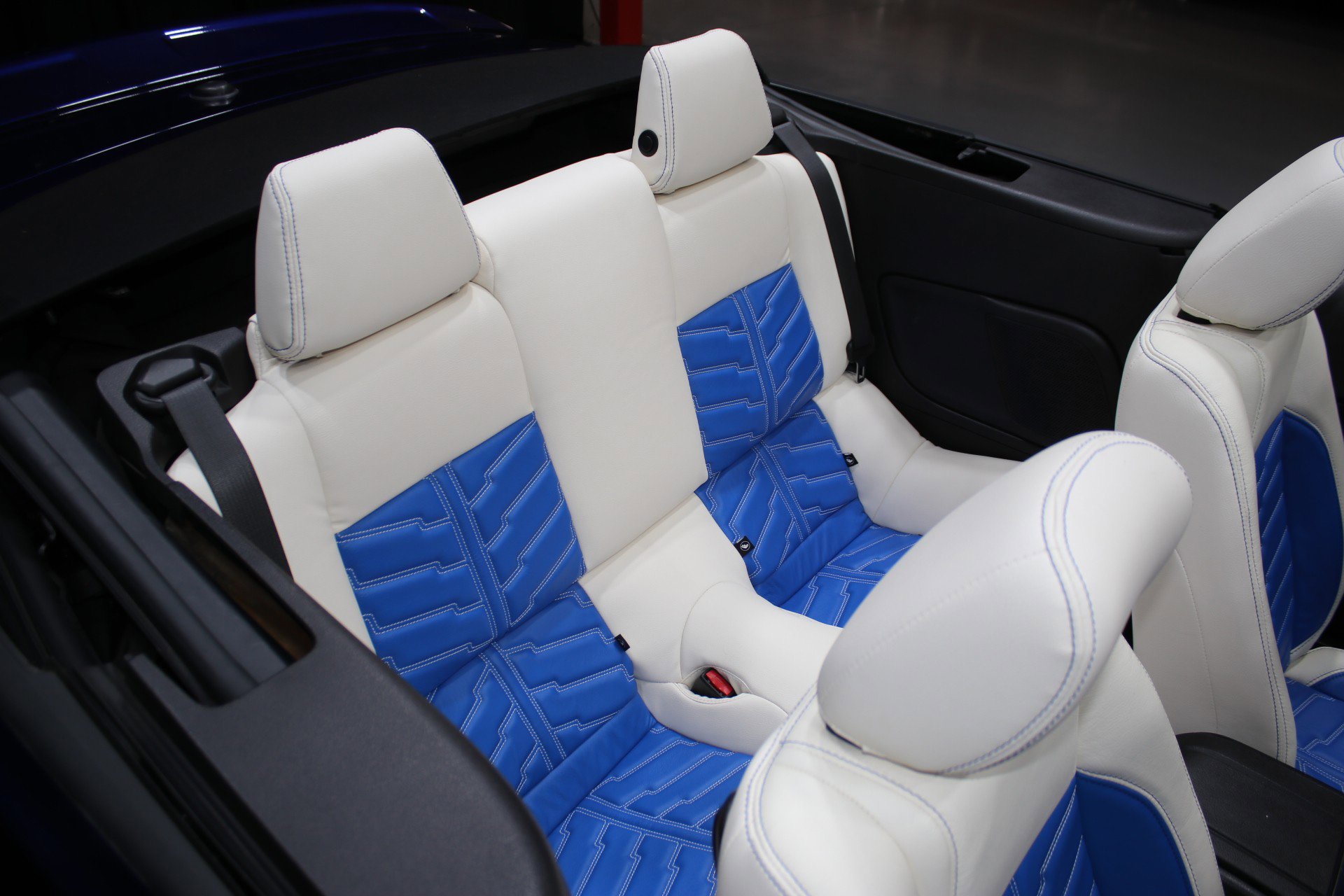 Used 2011 Ford Mustang GT Premium w/ Electronics Pkg RWD image 5