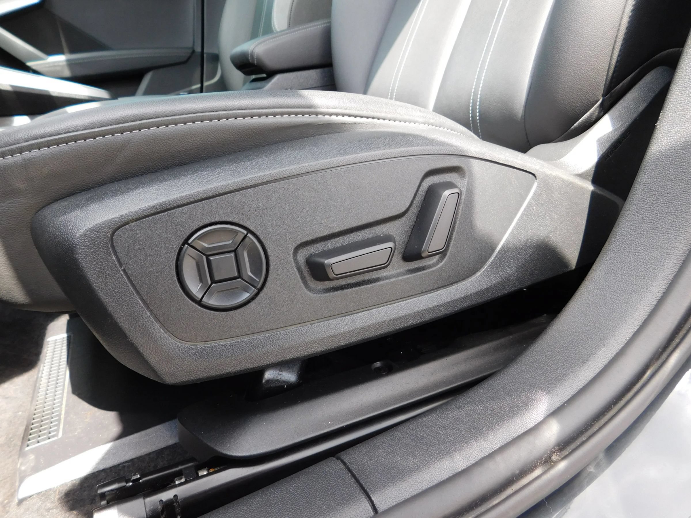 Used 2023 Audi A3 2.0T Premium w/ Convenience Package FWD image 17