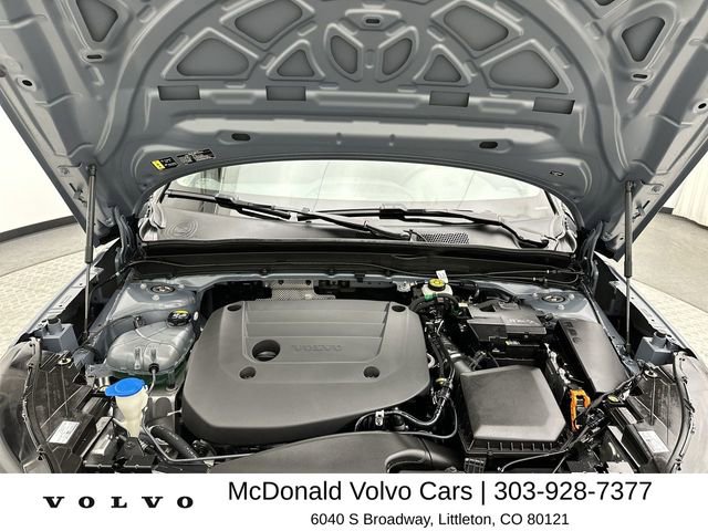 Certified 2023 Volvo XC40 B5 Ultimate w/ Protection Package Premier image 26