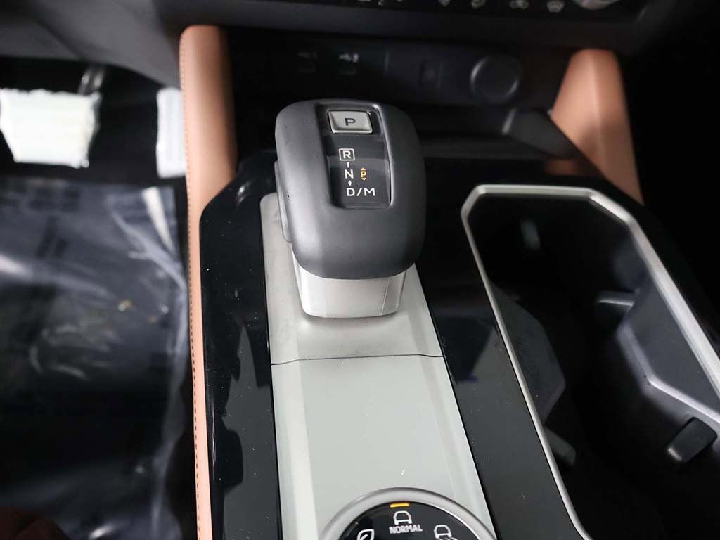 New 2026 Mitsubishi Outlander SEL image 49