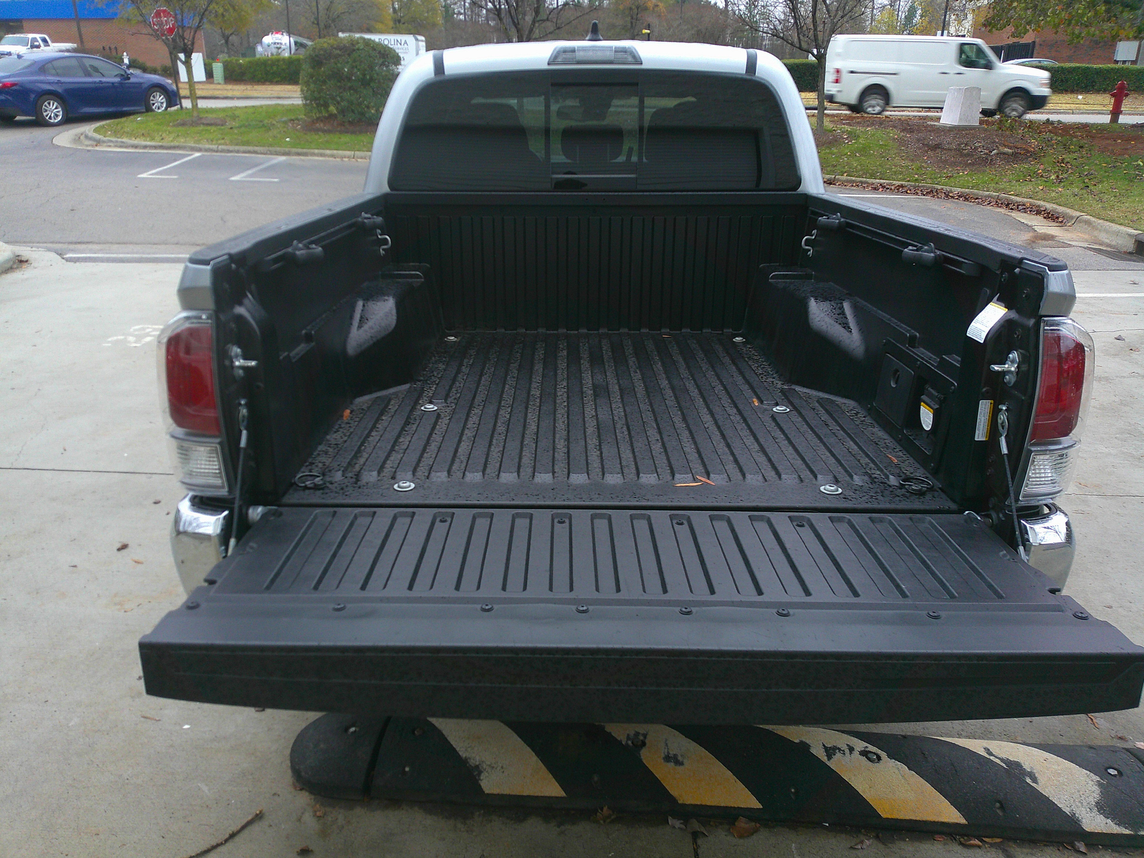 Used 2023 Toyota Tacoma TRD Off-Road image 36