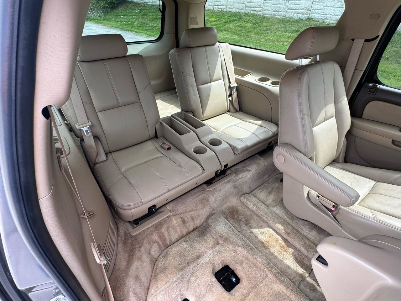 Used 2007 GMC Yukon XL SLT w/ SLT Preferred Equipment Group RWD image 16
