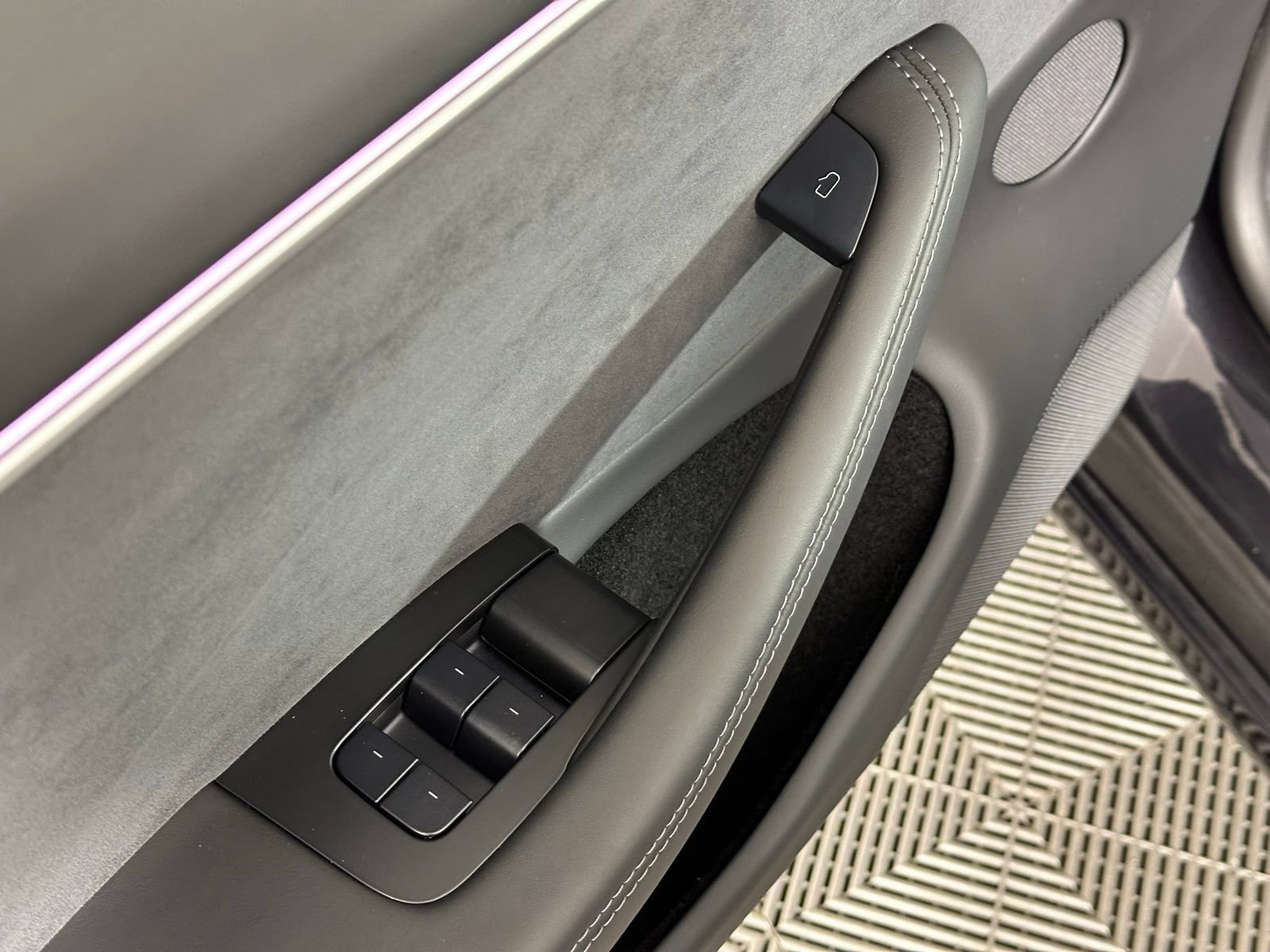 Used 2024 Tesla Model 3 Standard Range RWD image 37