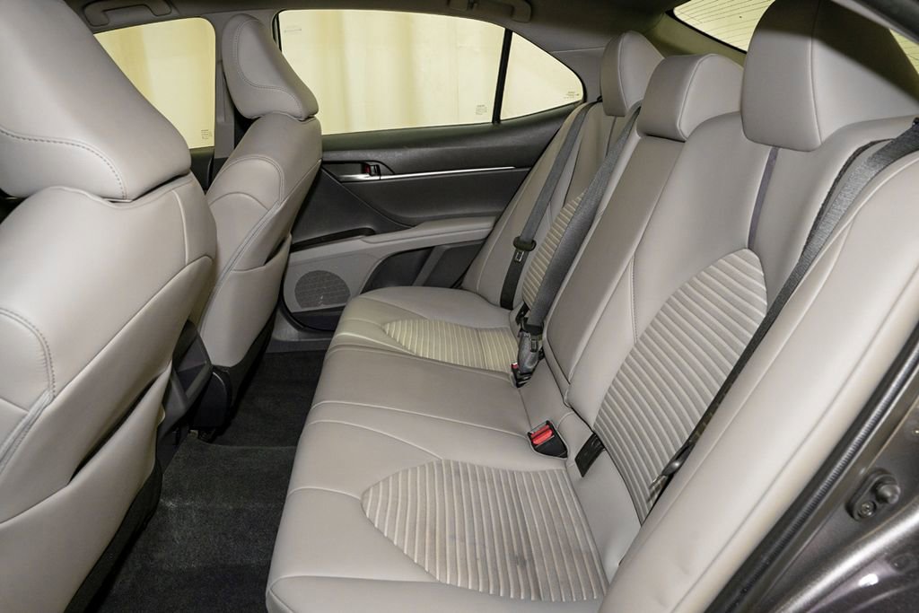 Used 2023 Toyota Camry SE FWD image 7