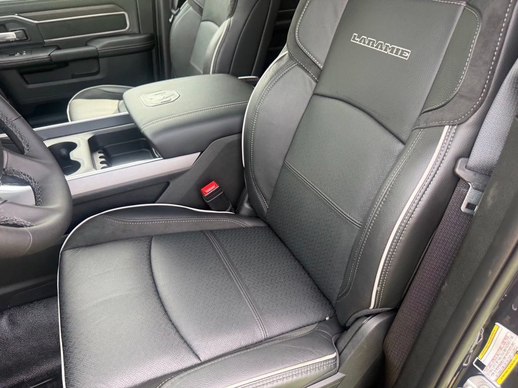New 2026 RAM 5500 4x4 Crew Cab w/ Laramie Trim Package image 17
