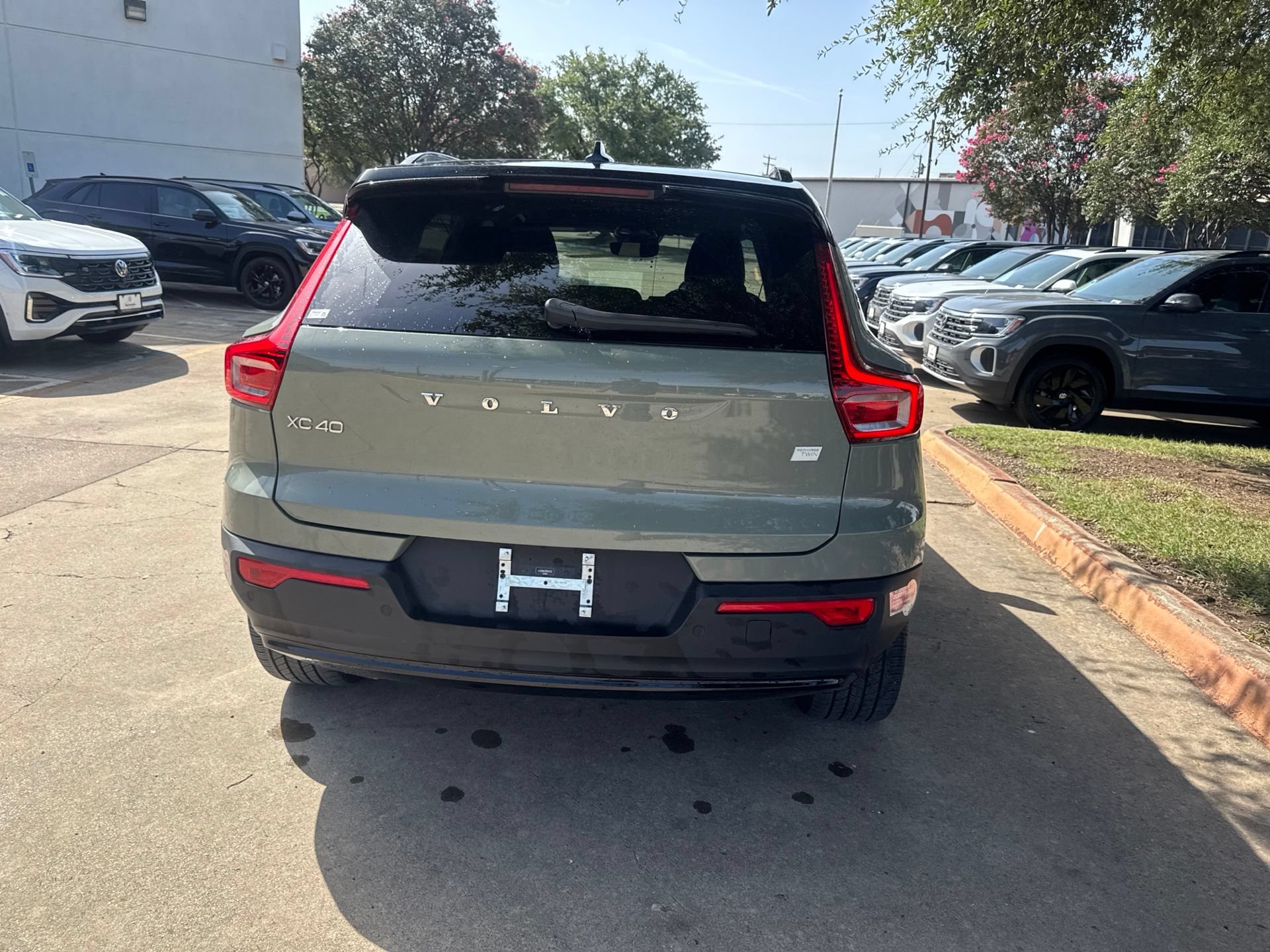 Certified 2023 Volvo XC40 Recharge Plus w/ Protection Package Premier AWD/4WD image 6