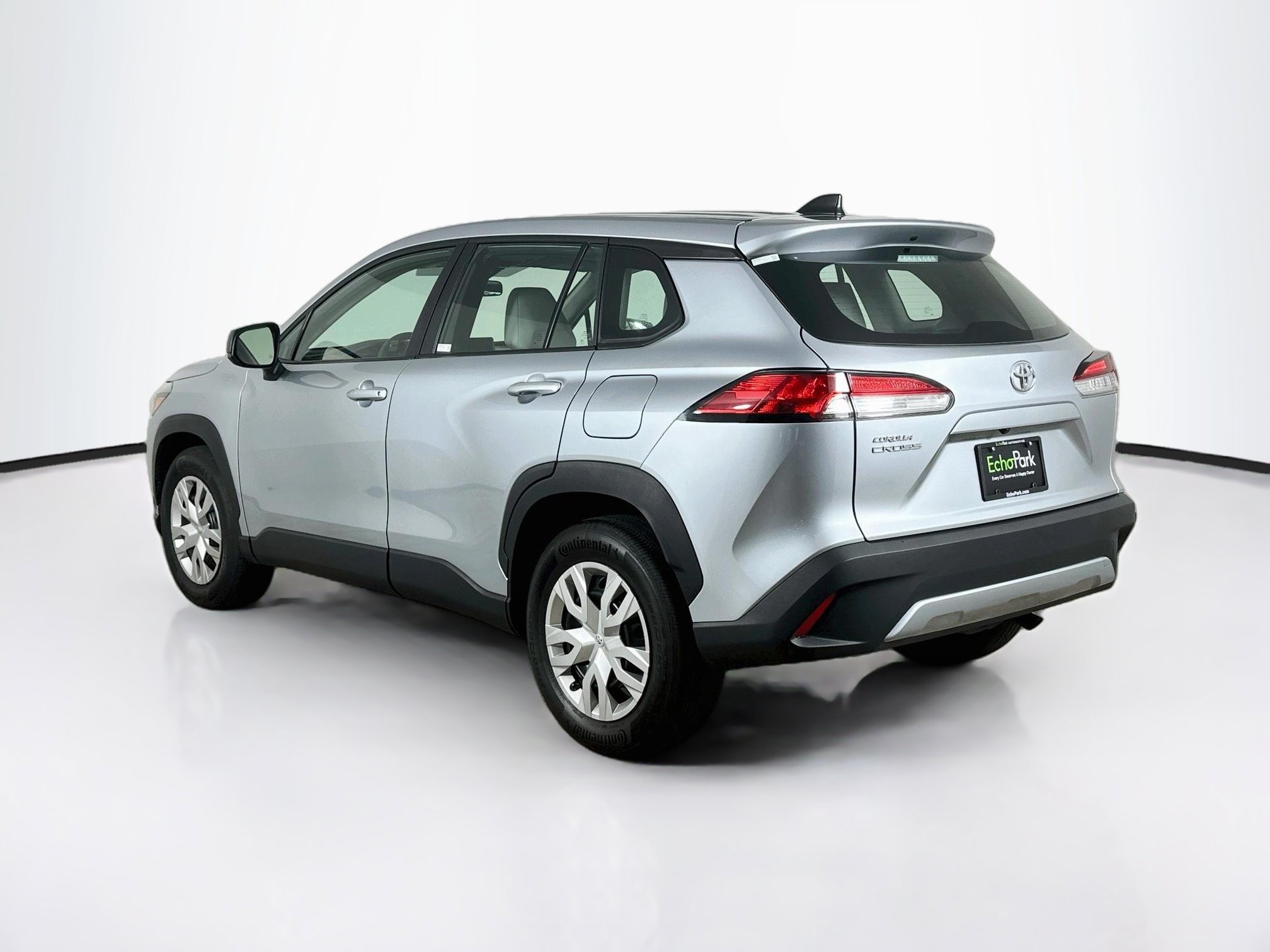 Used 2025 Toyota Corolla Cross L FWD image 5