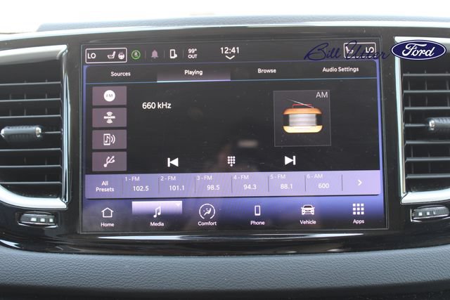 Used 2023 Chrysler Pacifica Touring-L FWD image 17