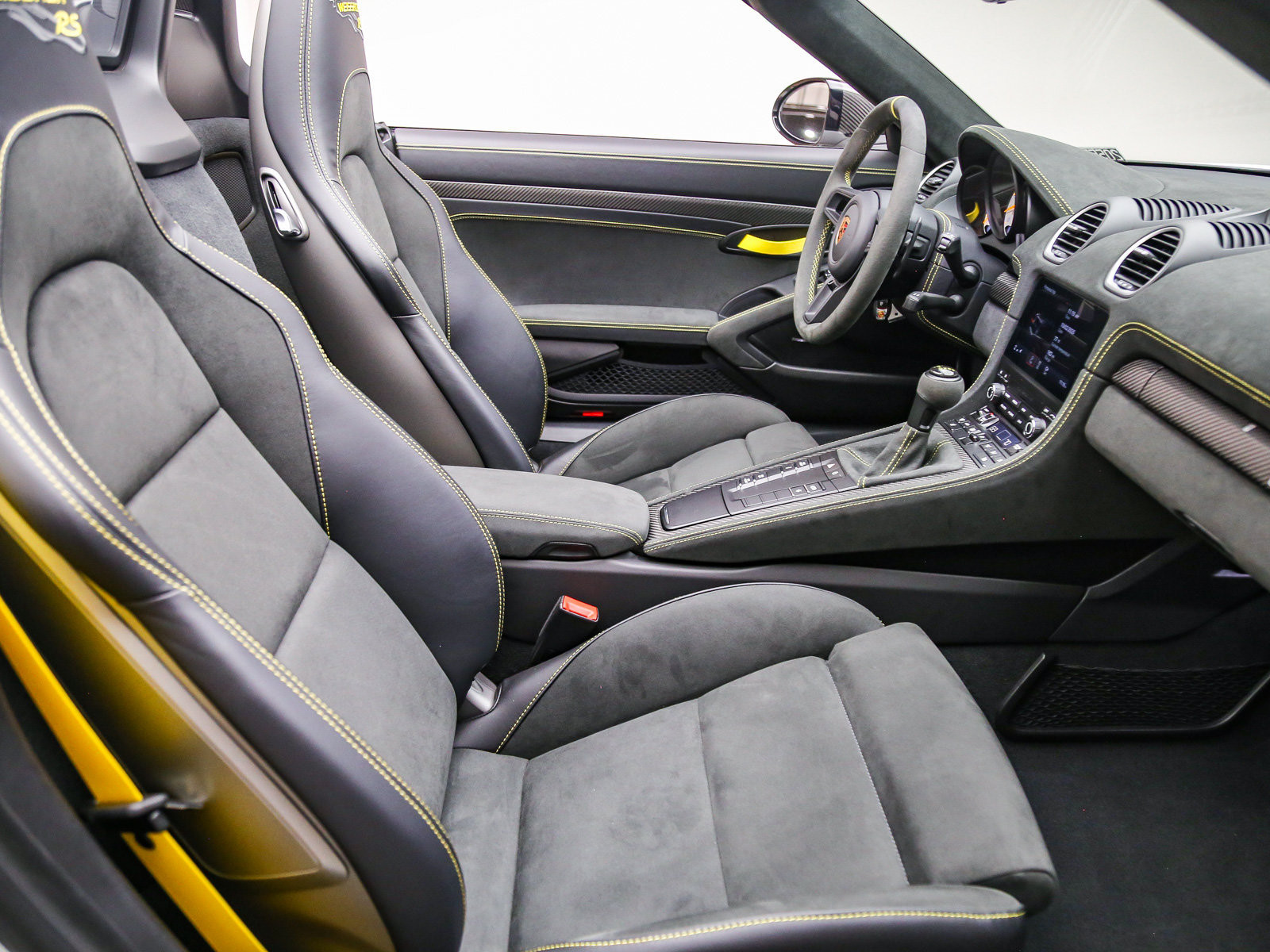 Certified 2025 Porsche 718 Boxster Spyder RS RWD image 31