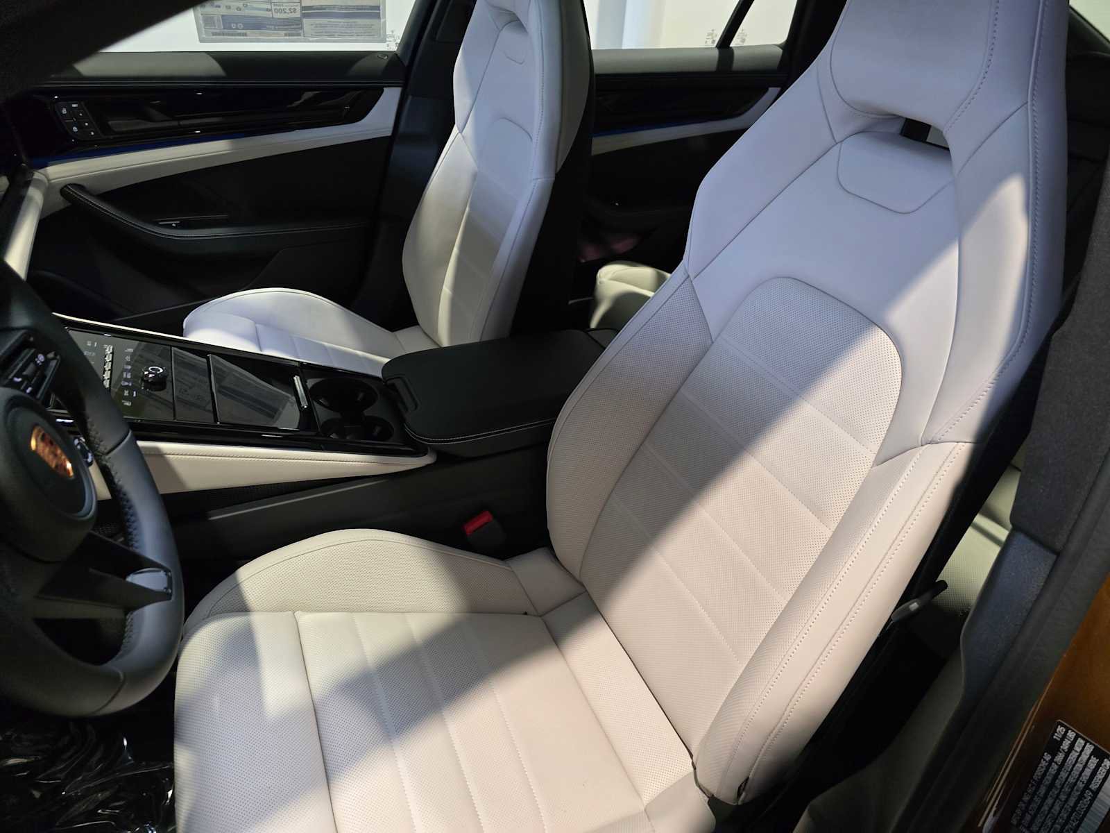 New 2026 Porsche Panamera 4 image 5