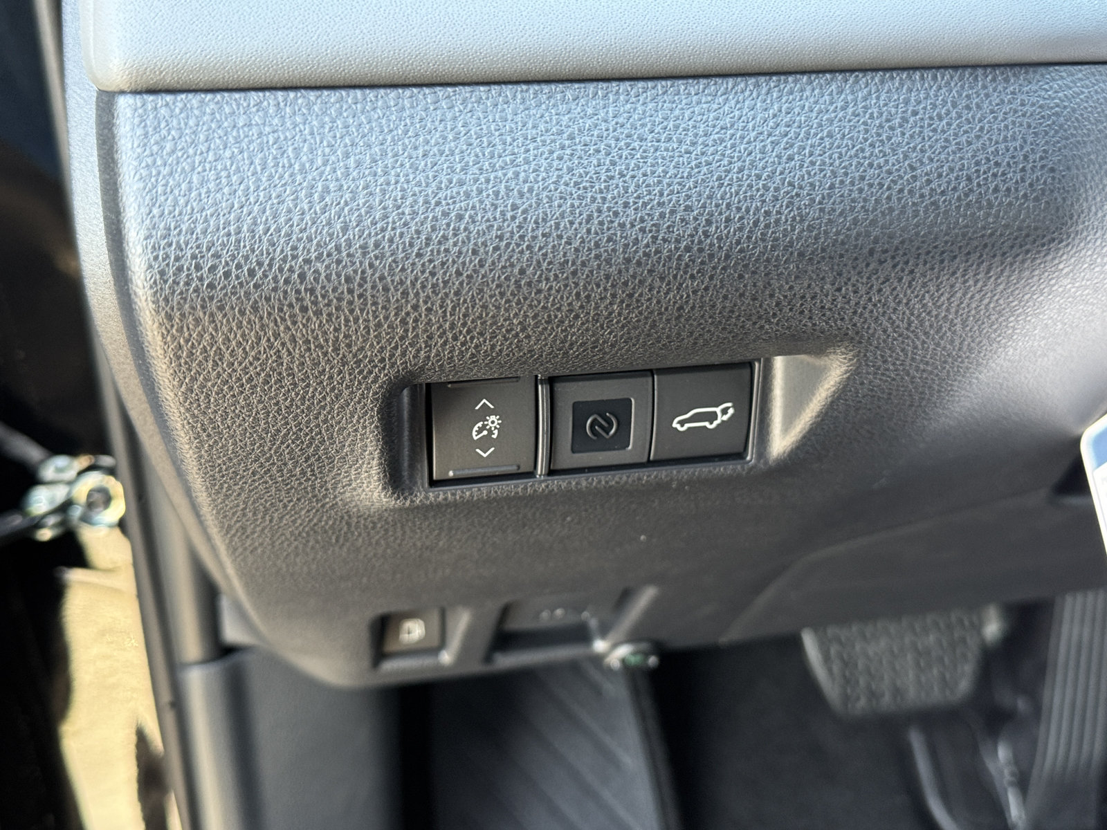 New 2026 Toyota RAV4 XSE AWD/4WD image 17