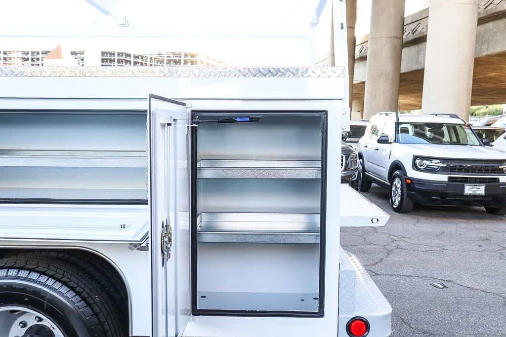 New 2026 Ford F350 XL w/ XL Chrome Package image 30