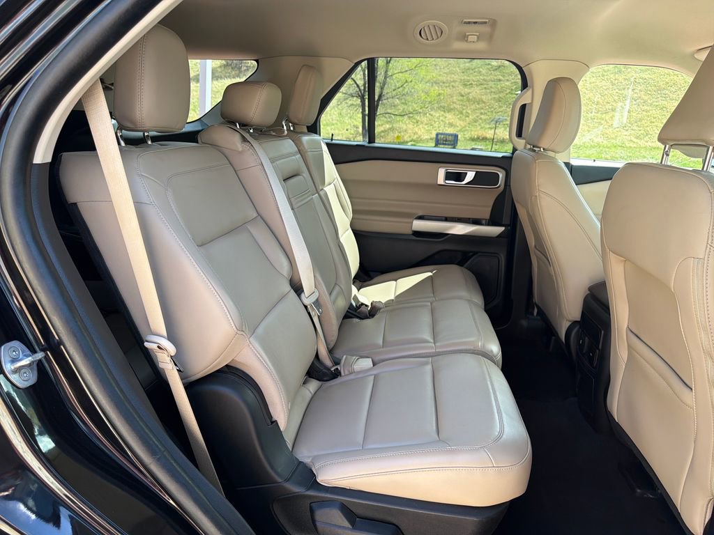 Certified 2022 Ford Explorer XLT w/ Equipment Group 202A AWD/4WD image 27