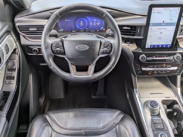 Used 2023 Ford Explorer Platinum w/ Technology Package AWD/4WD image 16