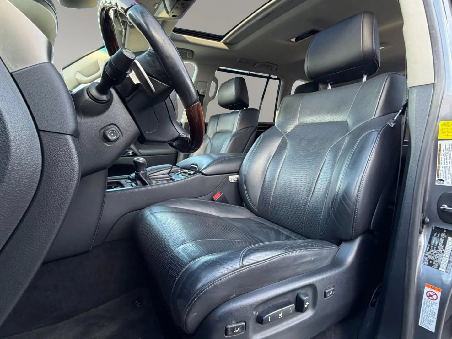 Used 2016 Lexus LX 570 4WD w/ Luxury Package image 10