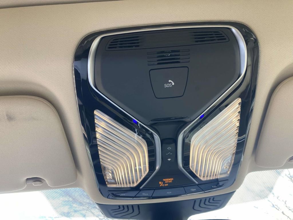 Used 2019 BMW 750i RWD image 18