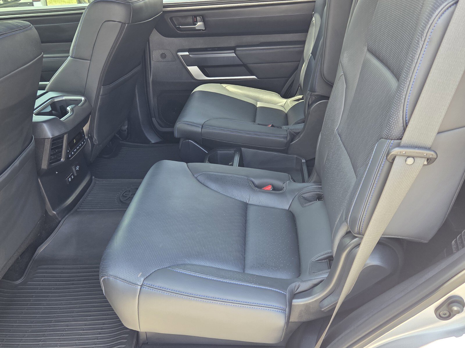 Certified 2025 Toyota Sequoia Platinum AWD/4WD image 5