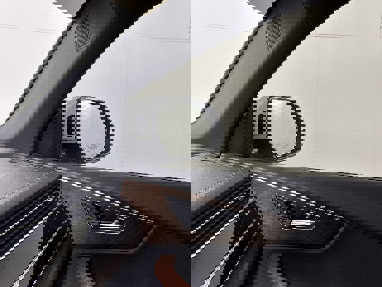 Used 2025 Audi Q8 Premium Plus w/ Premium Plus Package image 19