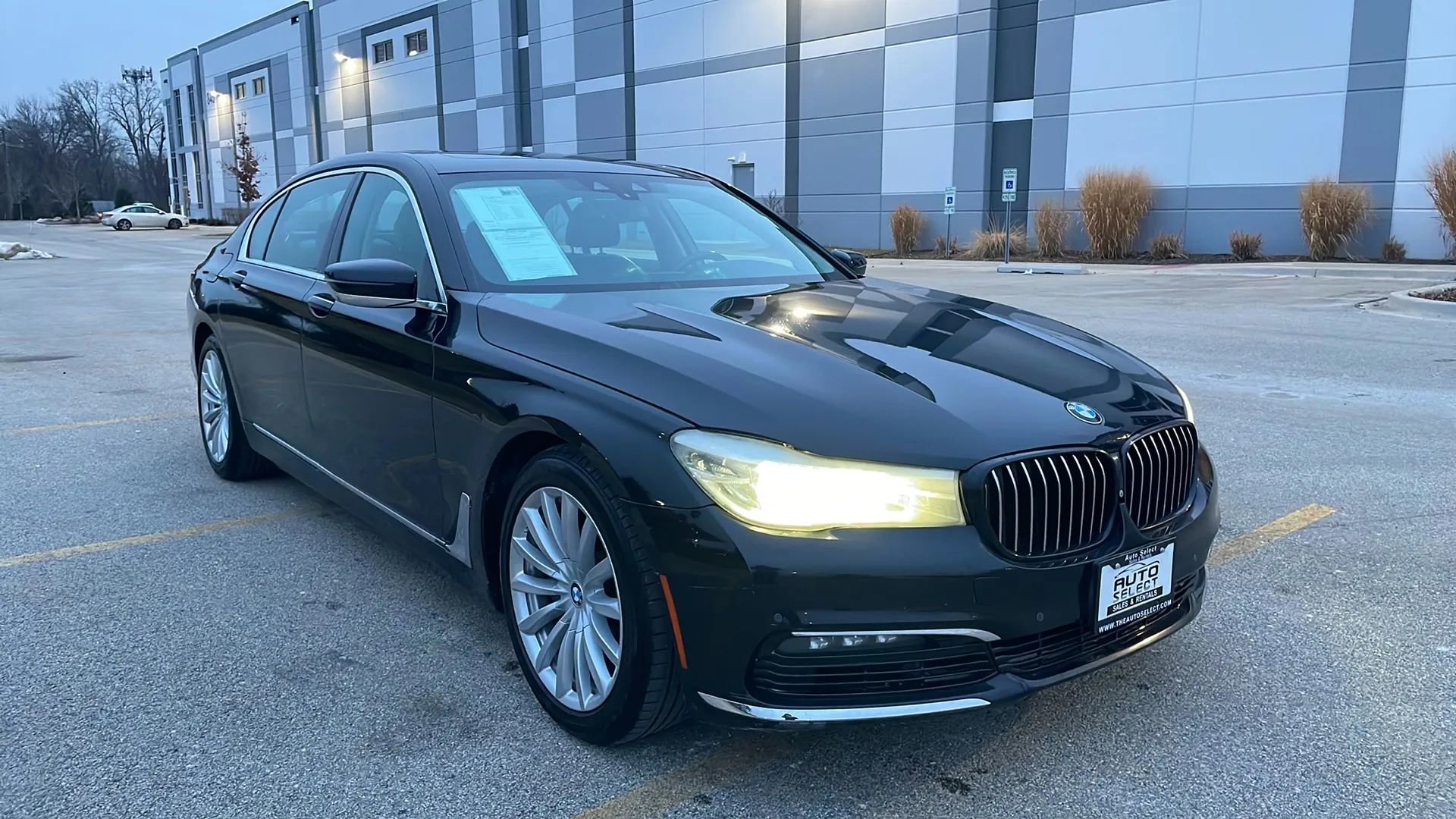 Used 2017 BMW 740i image 5