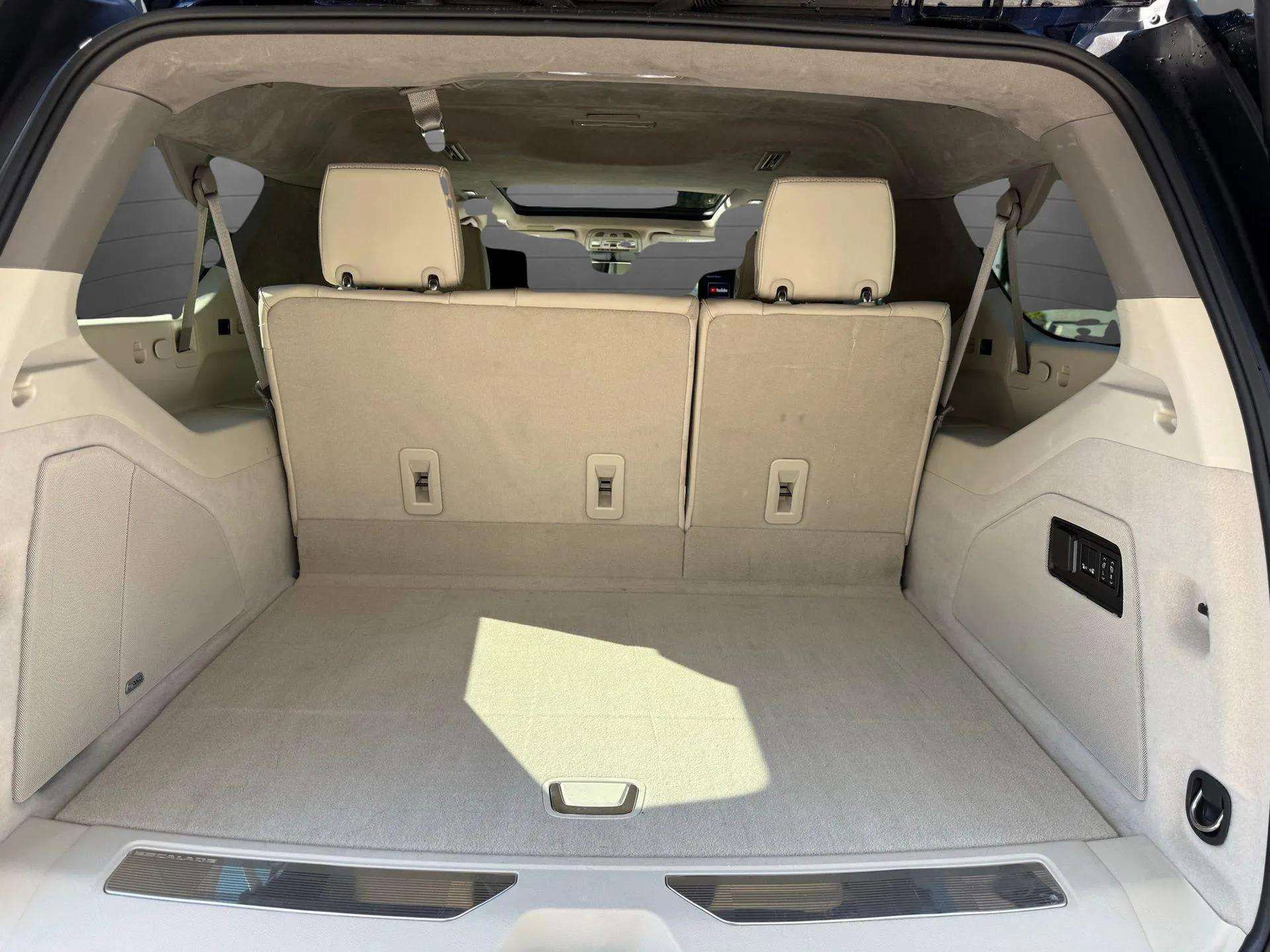 Used 2024 Cadillac Escalade ESV Sport Platinum w/ Heavy-Duty Trailer Package image 19