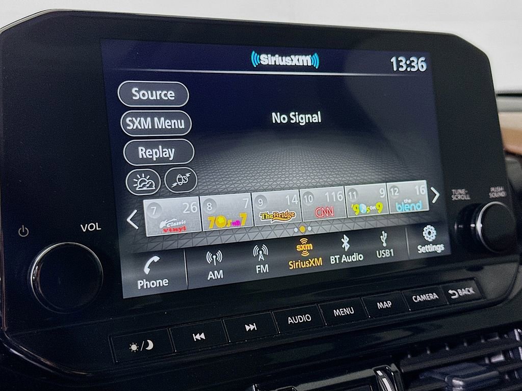 Used 2024 Nissan Pathfinder Platinum image 27