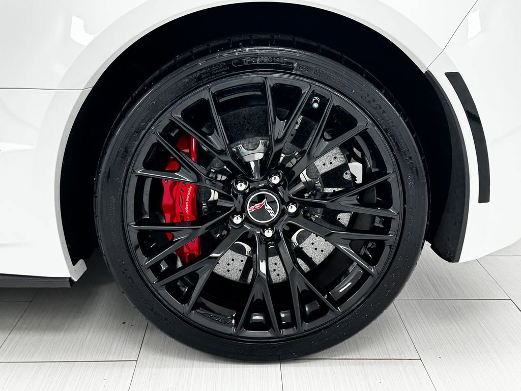 Used 2015 Chevrolet Corvette Z06 w/ 3LZ Preferred Equipment Group image 47