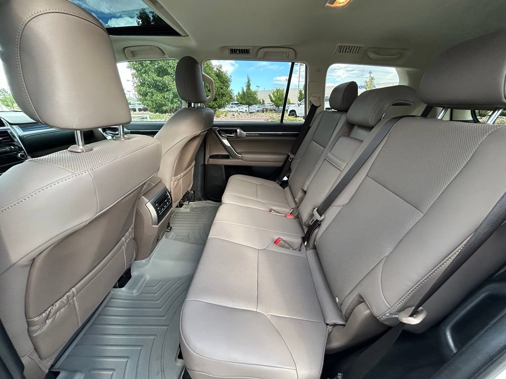 Used 2022 Lexus GX 460 Premium w/ Premium Package AWD/4WD image 27