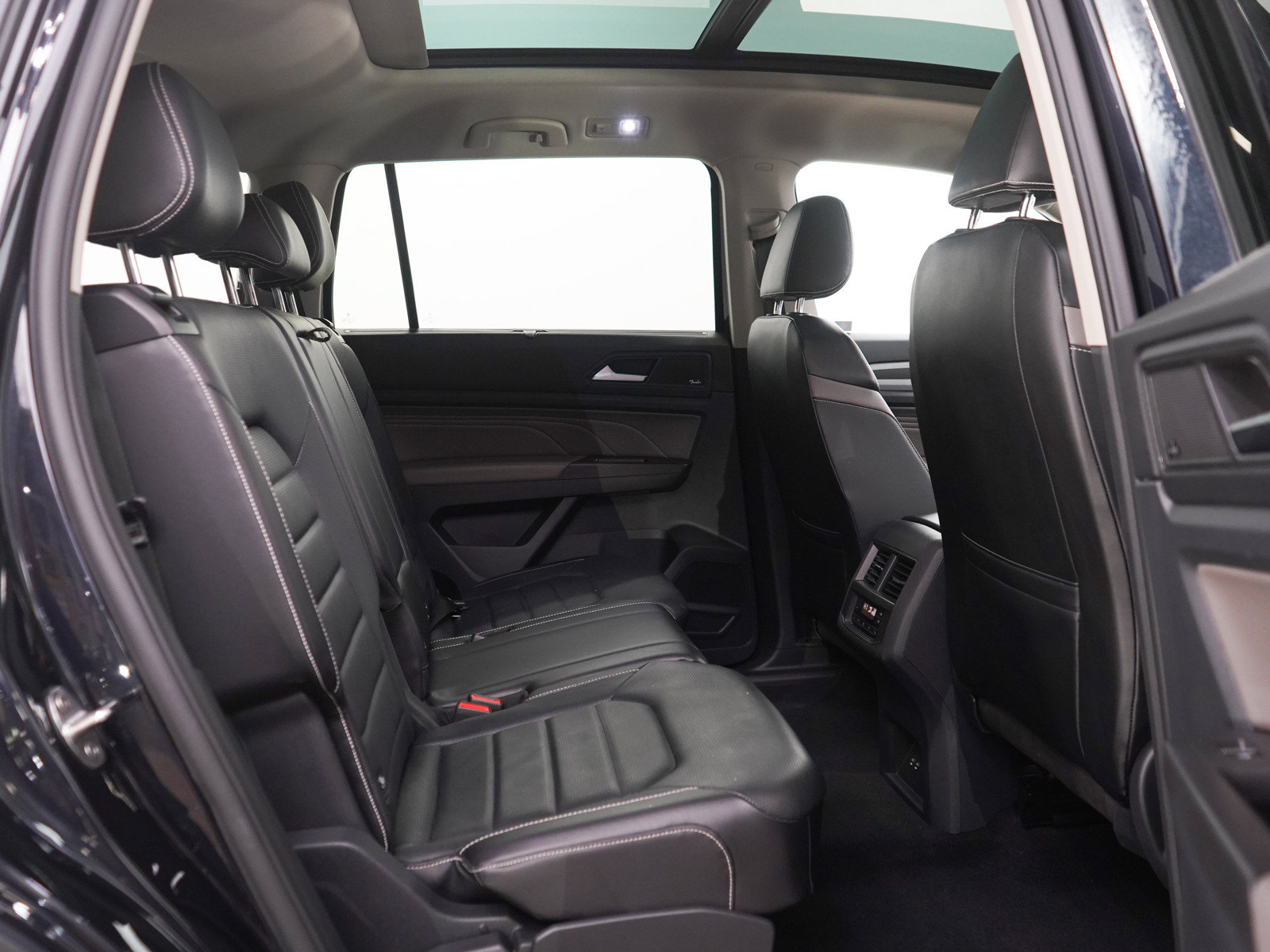 Used 2022 Volkswagen Atlas SEL Premium AWD/4WD image 13